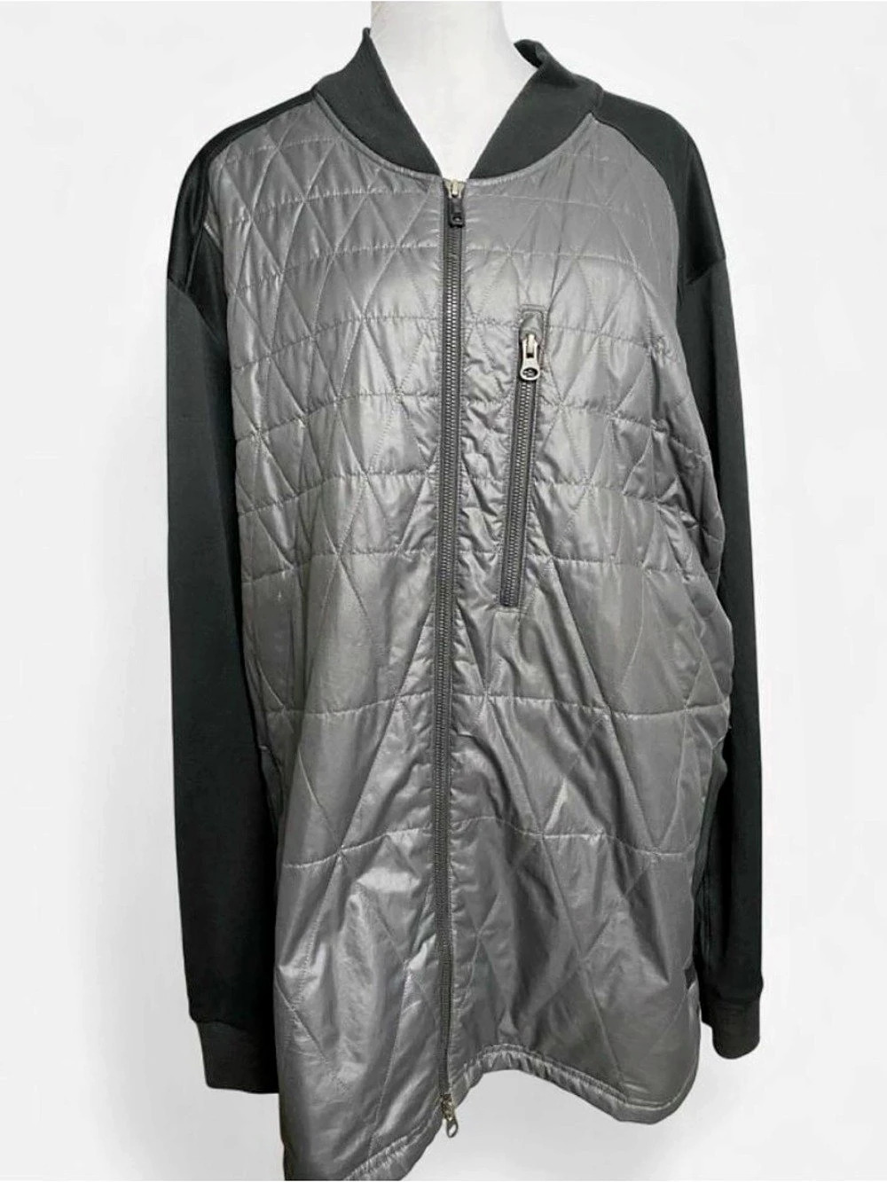 Oakley CA35606 Quilted Jacket Black & Gray XXL